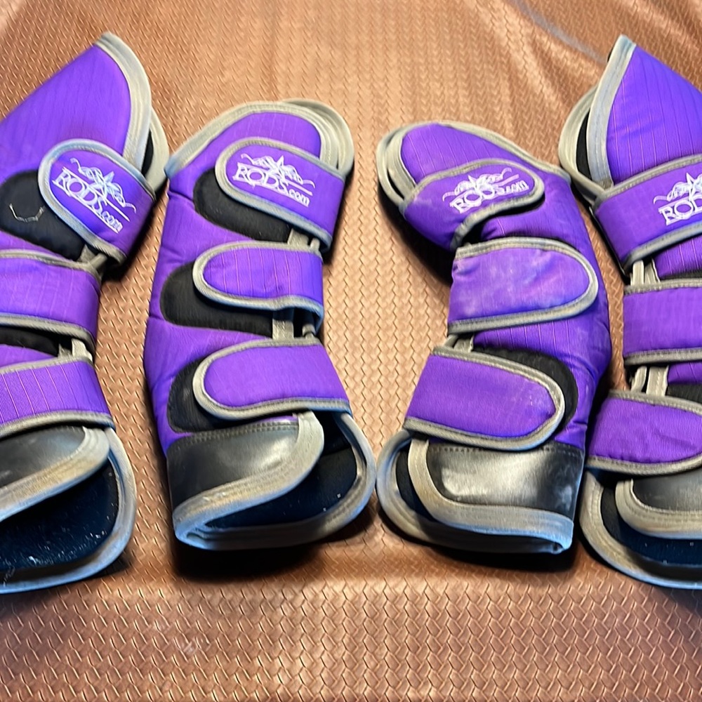 Rods shipping boots. Like new- dusty from being in tack compartment